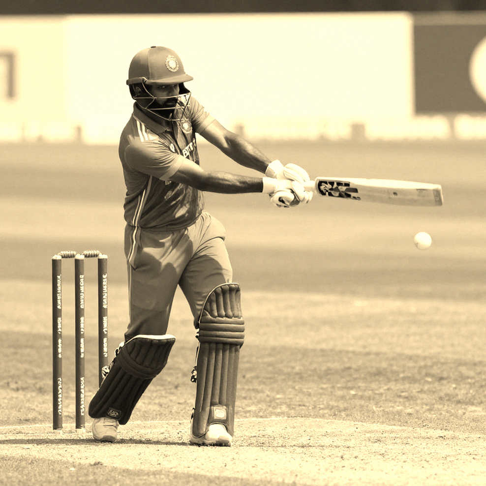 कप्तानी छोड़ने के बाद एनाबेल सदरलैंड का सबसे पूरा मैच — WBBL|12 की असली जीत नक्शे में थी, स्कोरबोर्ड में नहीं
